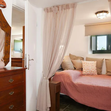 Vakantiehuis Ancient Meropia - Artemis, Traditional House- Family, *